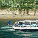 Bateau-mouche sur la Seine