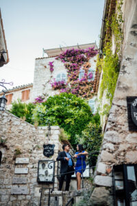 surprise proposal photographer in Eze 15