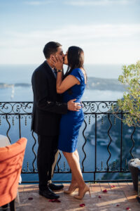 surprise proposal photographer in Eze 5