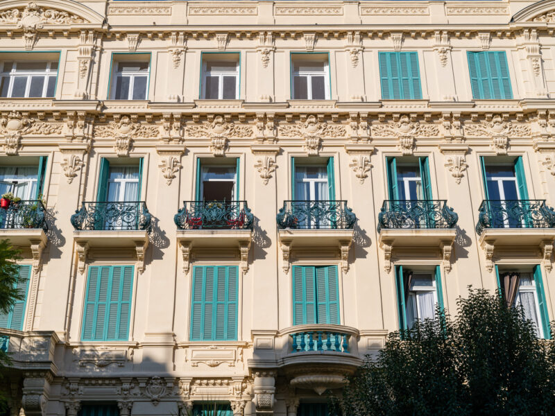 Architecture et patrimoine des façades azuréennes